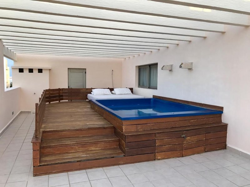 /2017/-has-a-pool/image0