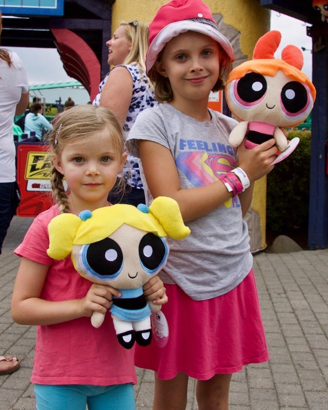 /2017/girls-scored-a-couple-of-prizes-at-wonderland-yesterday/image0